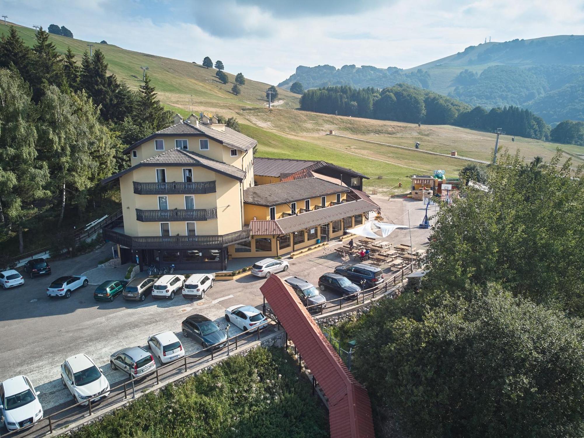 Hotel Dolomiti - Azzurro Club Polsa Exterior foto